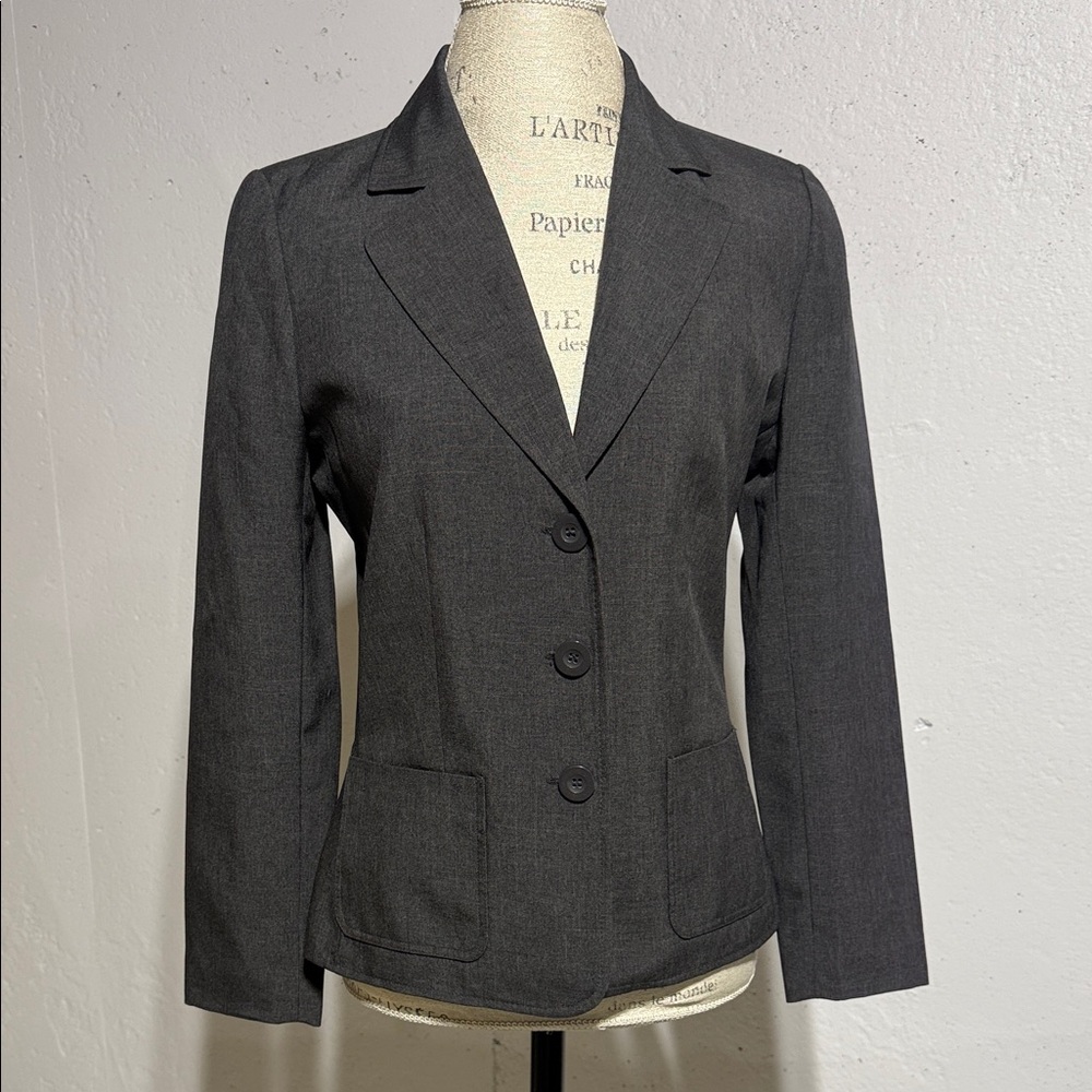 📌 Classic Gray  Women's Blazer.